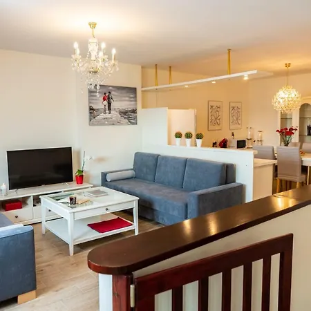 Apartament W Sierakowicach 아파트