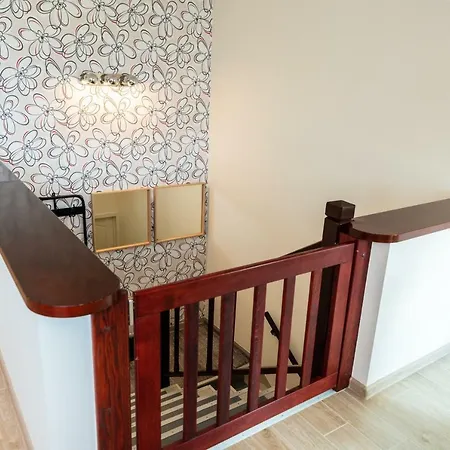 아파트 Apartament W Sierakowicach